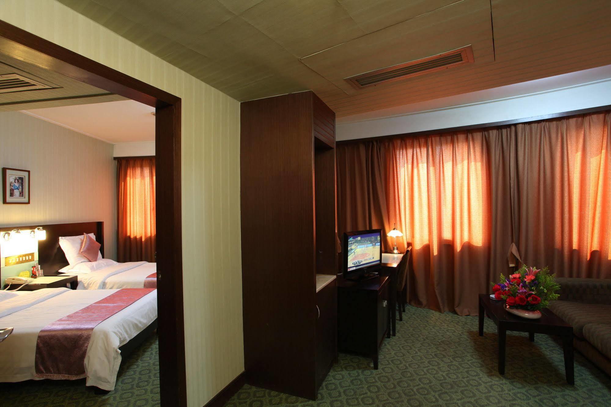 Xin Hua Hotel Guangzhou Exterior photo