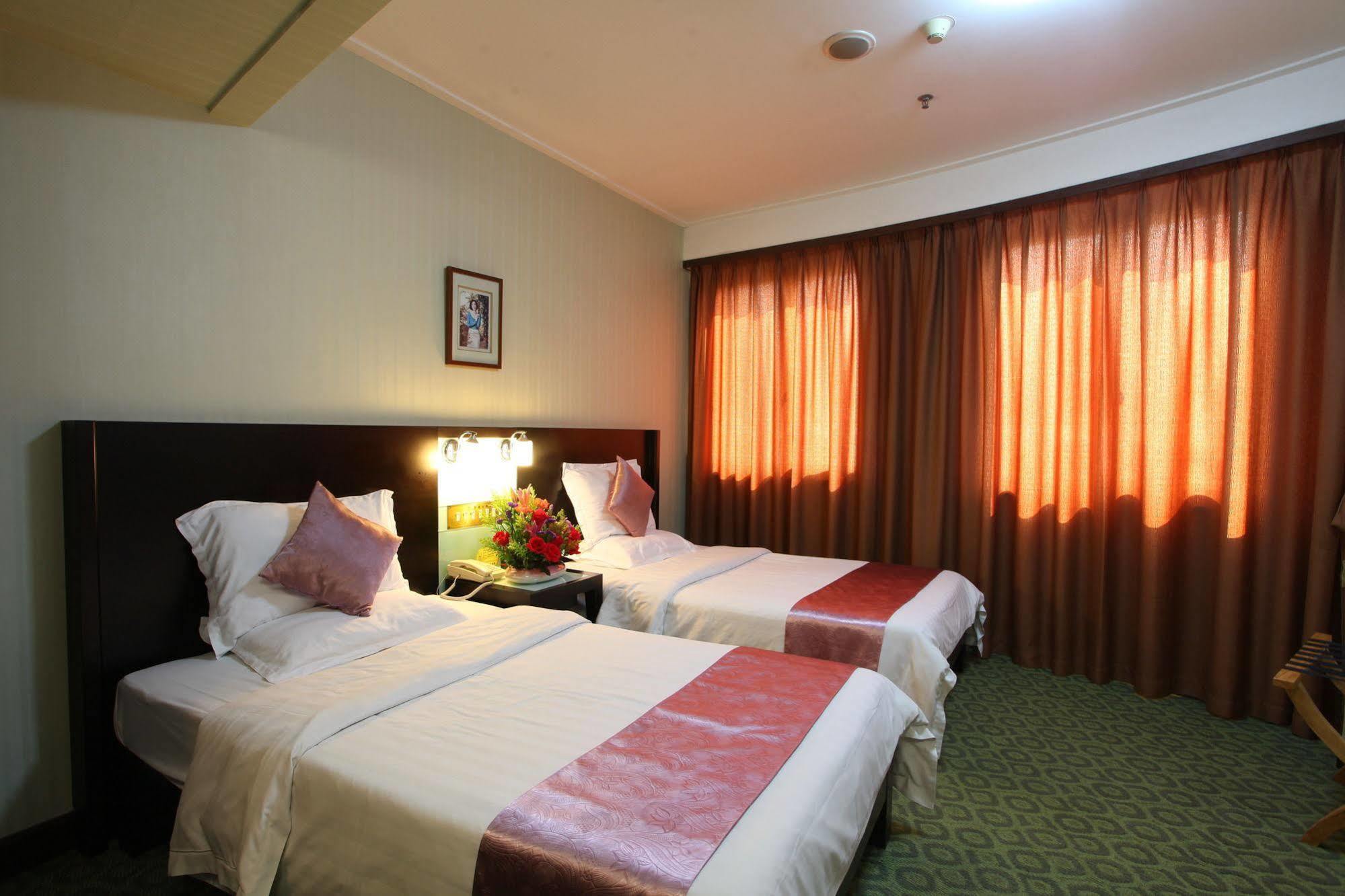 Xin Hua Hotel Guangzhou Exterior photo
