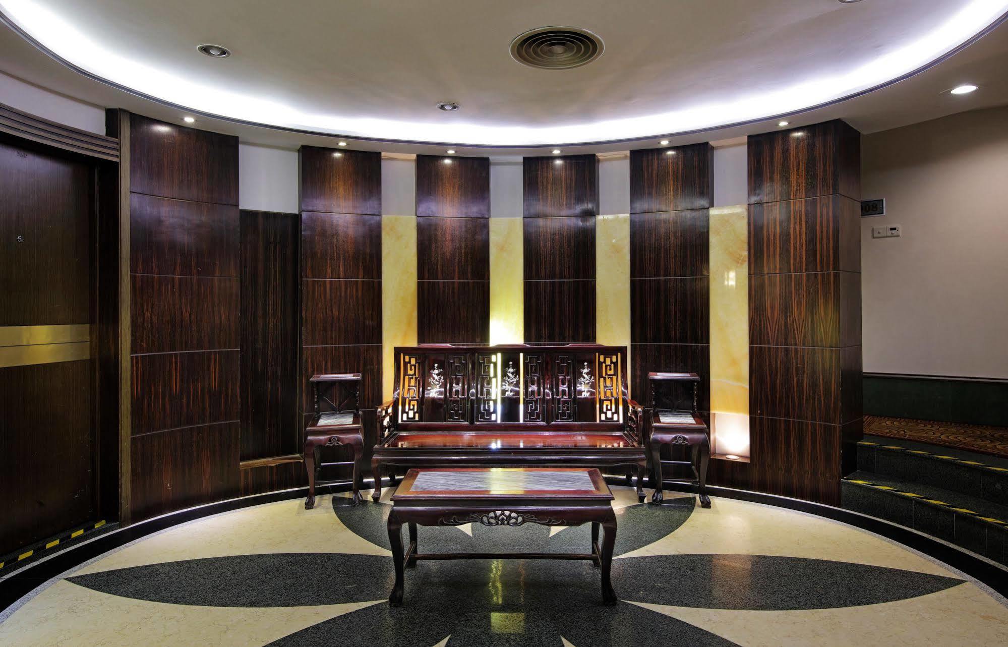 Xin Hua Hotel Guangzhou Exterior photo